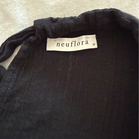 Neuflora Black 100% Cotton Top with Bow on Back and Puff Sleeves Loose Fit - Picture 7 of 16